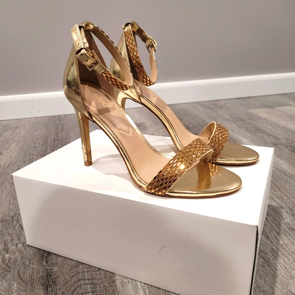 Gold Aldo heels size